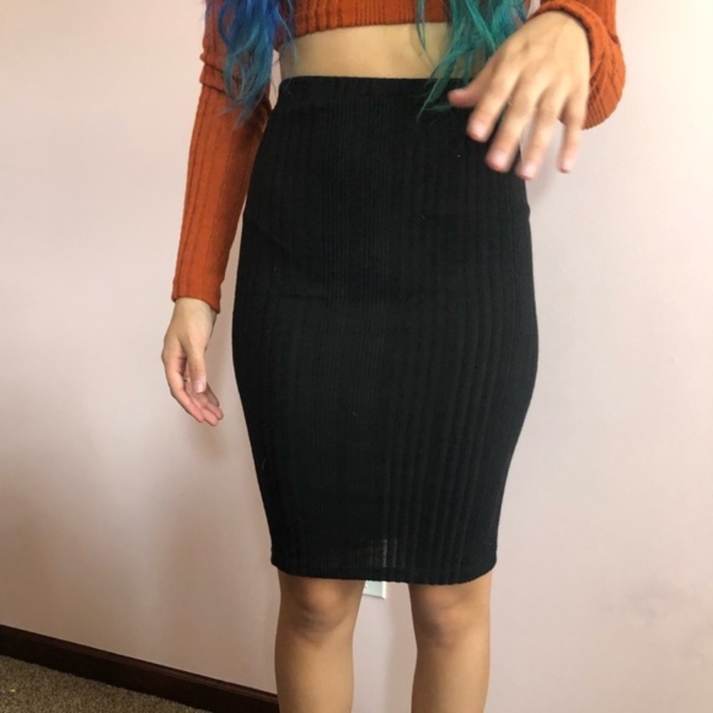 Fitted Black Ribbed Knee Length Pencil Skirt